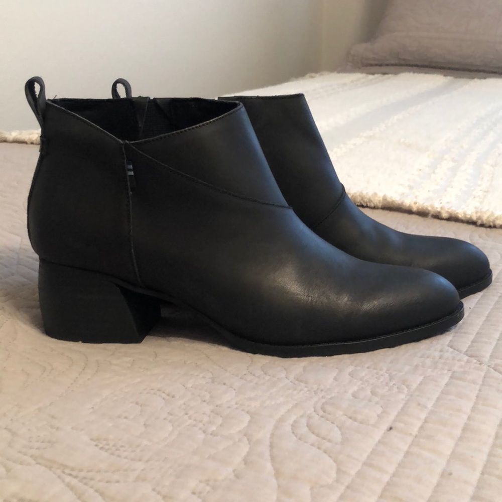 Toms black Leilani boots